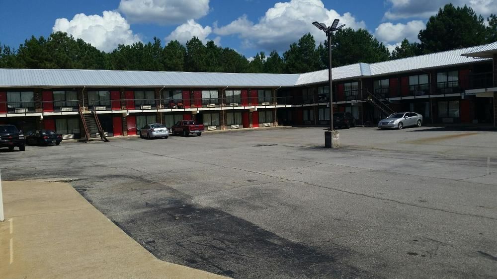 American Inn Anniston Exterior photo