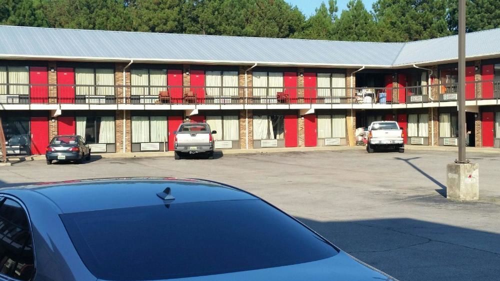American Inn Anniston Exterior photo